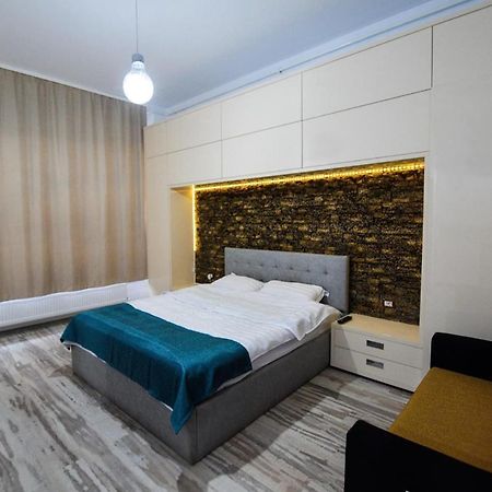 Lakeside Studio Mamaia Central Esterno foto
