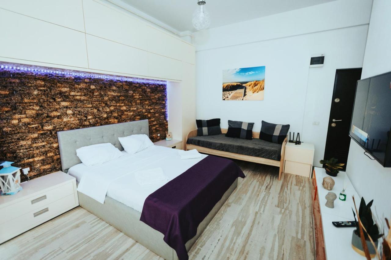 Lakeside Studio Mamaia Central Esterno foto