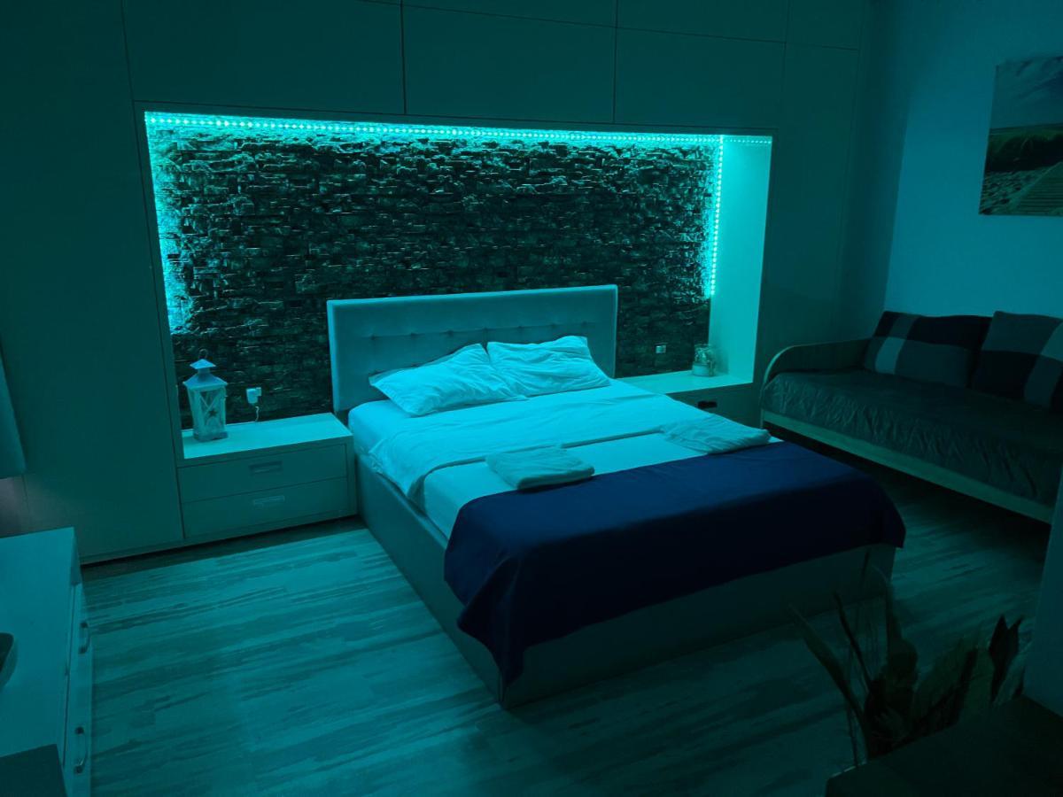 Lakeside Studio Mamaia Central Esterno foto