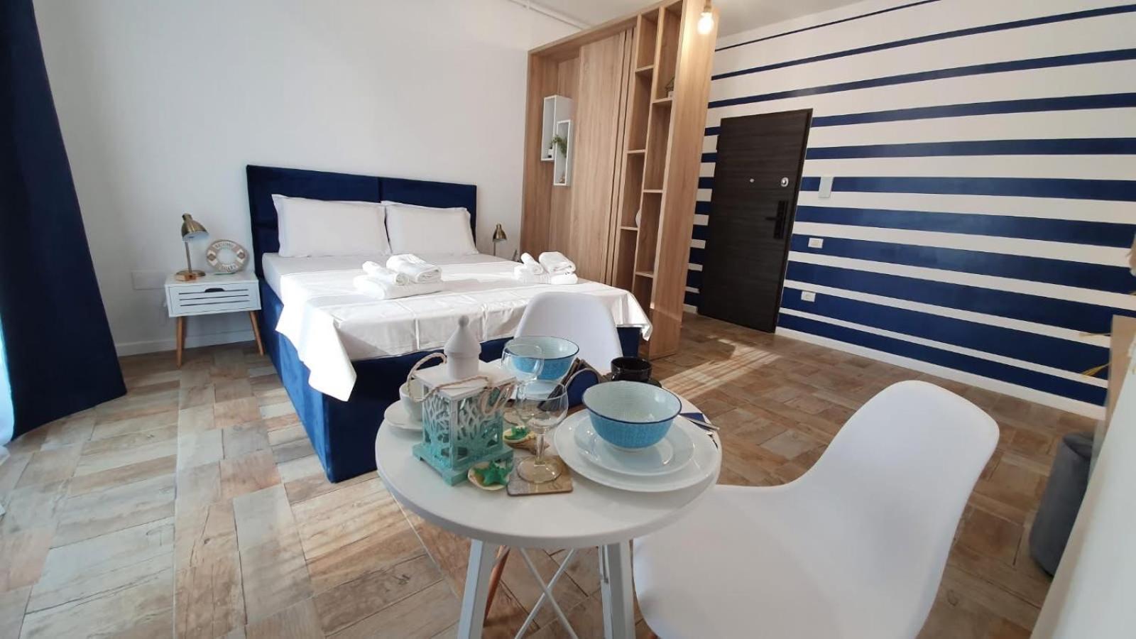 Lakeside Studio Mamaia Central Esterno foto